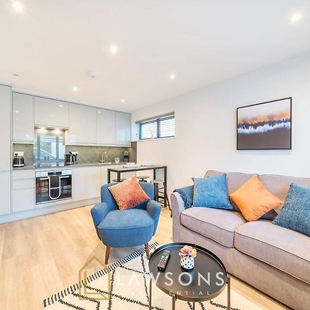 Chic Living By Lawsons Apartment Windsor Exterior foto